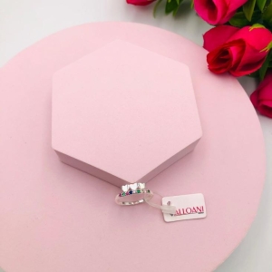 Anel Cravejado com Três Corações