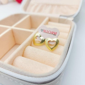 Brinco coração trabalhado