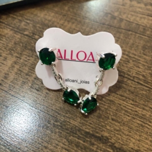 Brinco Ear Cuff Cravejado