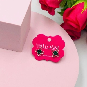 Brinco flor com pedra verde