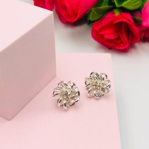 Brinco Flor Pétalas Cristal