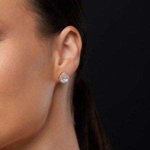 Brinco Gota Cravejada de Zircônias