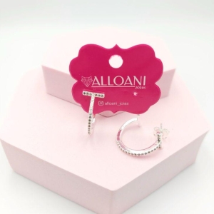 Brinco Meia Argola em T Cravejada