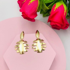 Brinco pendurado formato de folha