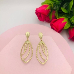 Brinco Pendurado Trabalhado