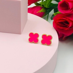 Brinco Trevo Rosa