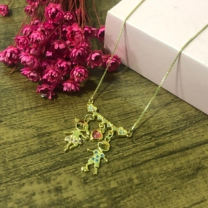 Colar Canga Cravejada com Casal de Filhos