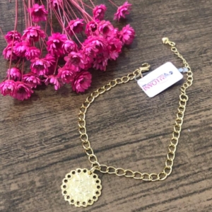 Pulseira com Pingente Medalha Love