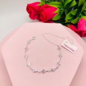 Pulseira com Zircônias em Triângulo