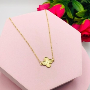 Colar Trevo Resina Preta