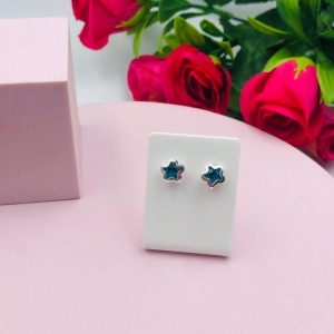Brinco estrela com pedra azul