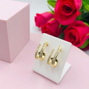 Brinco Ear Cuff Cravejado e Liso
