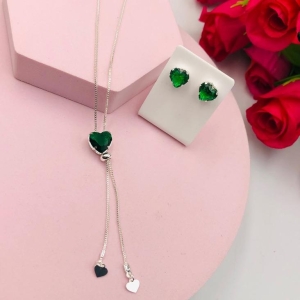 Conjunto Gravatinha Coração Zirconia Verde