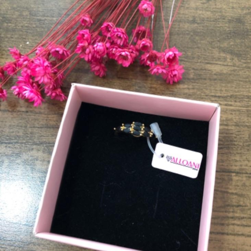 Anel com Pedras Pretas