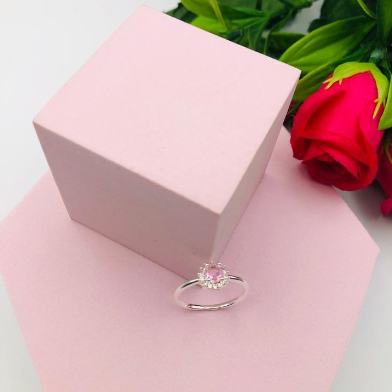 Anel Cravejado com Pedra Rosa N 22