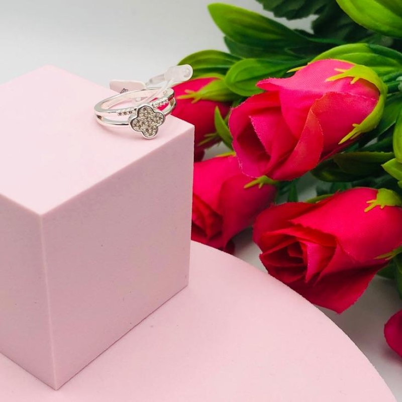 Anel de Trevo Cravejado N°14