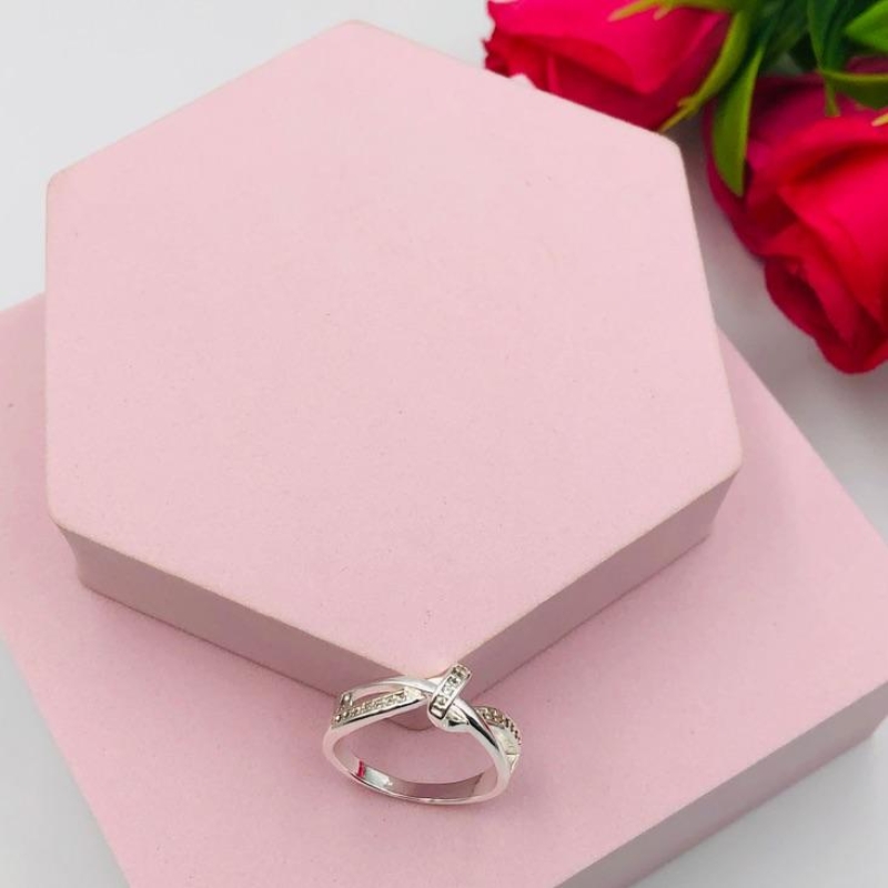 Anel Entrelaçado Cravejado N20