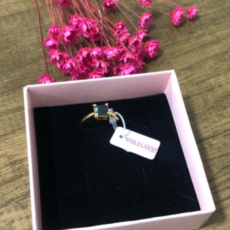 Anel Quadradinho com Pedra Preta