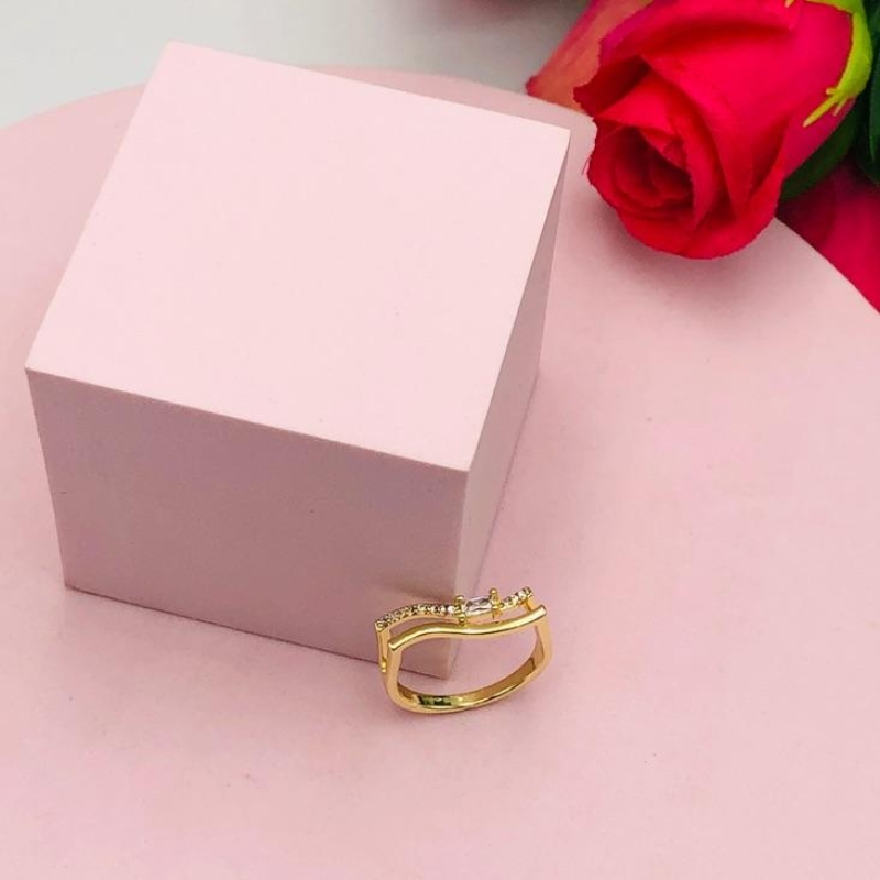 Anel Quadrado em S Cravejado N20