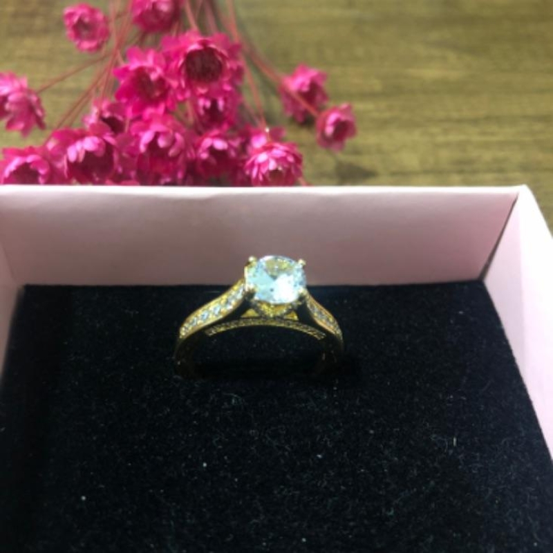 Anel  Solitário cravejado