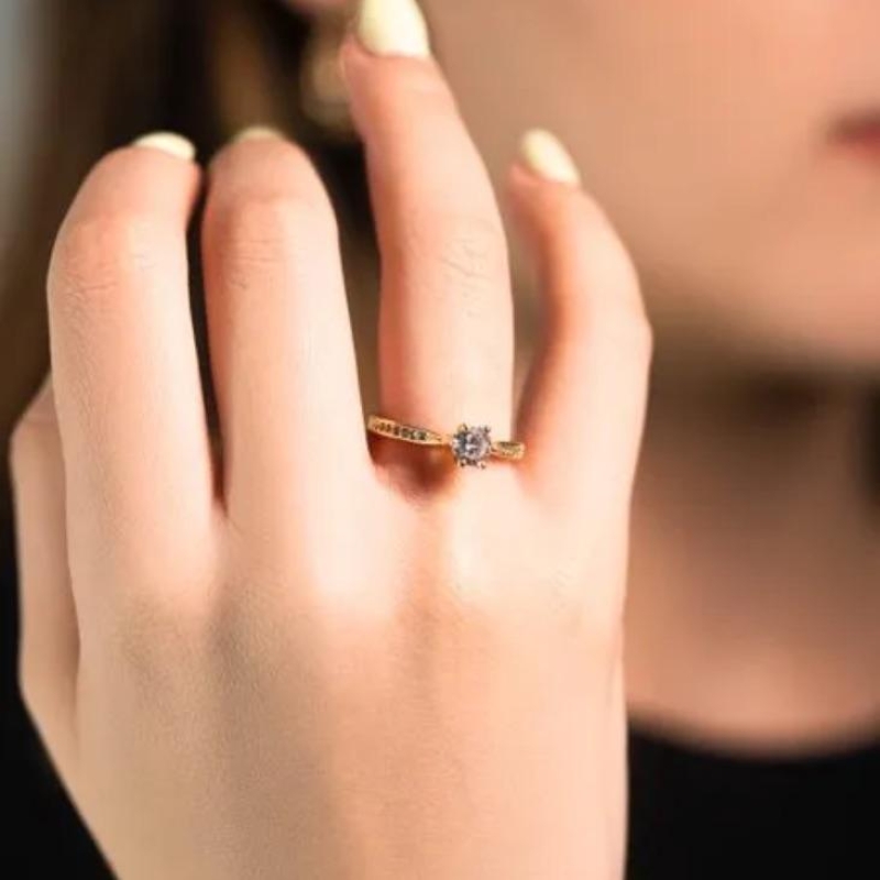 Anel Solitário Cravejado