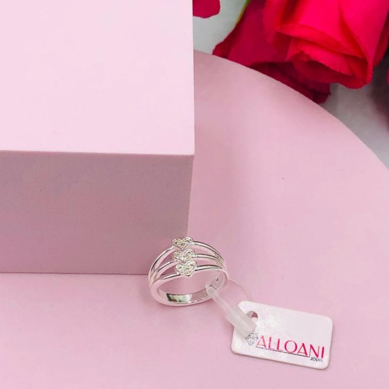 Anel três fitas com três corações