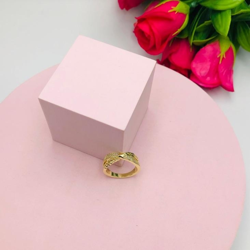 Anel X com um Tira Cravejado e outra trabalhada