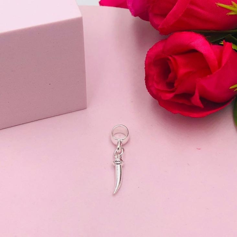 Berloque Dente de Sabre