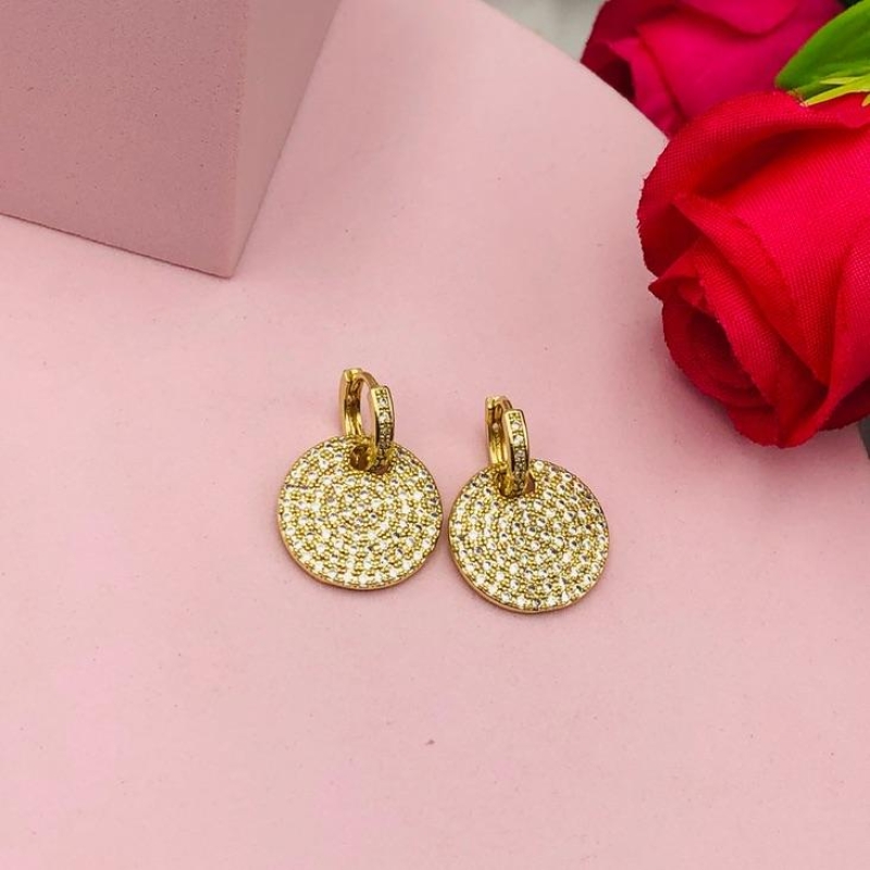 Brinco Argola com Pingente Redondo Cravejado