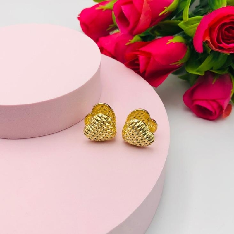 Brinco Argola Coração com Detalhes