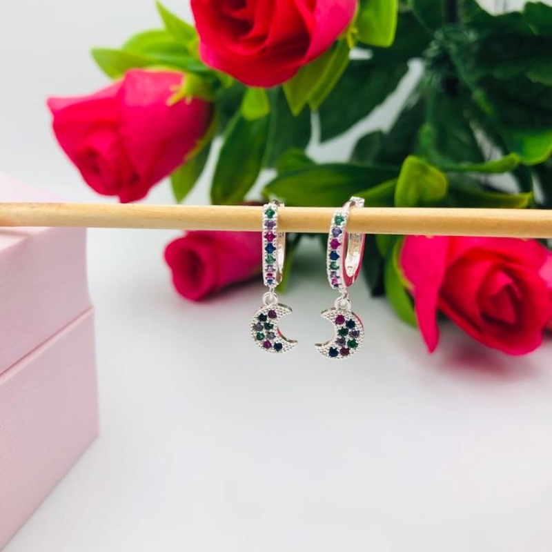 Brinco Argola Cravejado com Pingente Lua