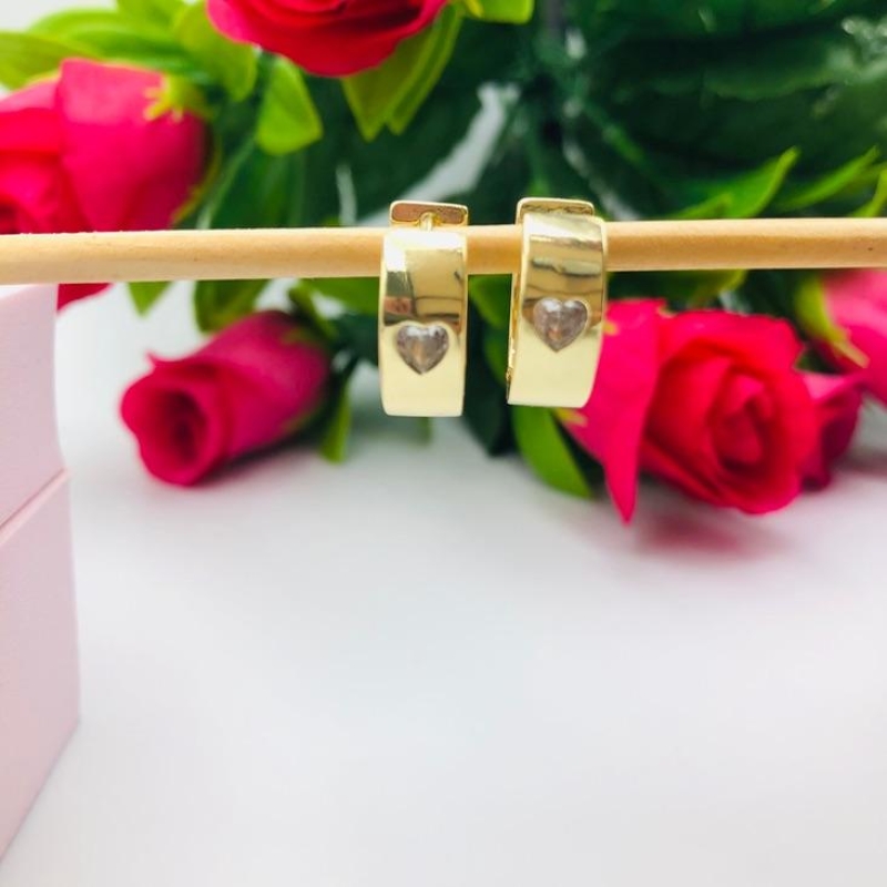 Brinco Argola Lisa com Coração Zirconia G