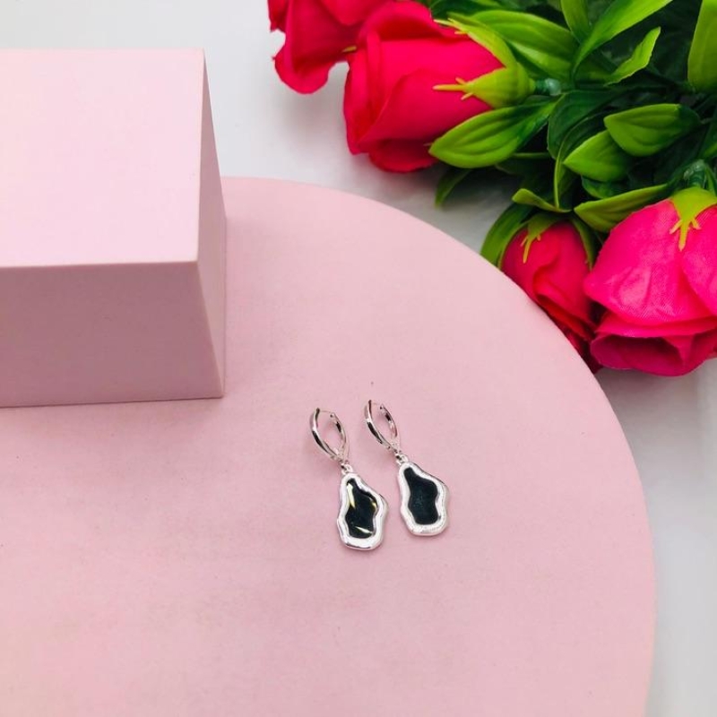 Brinco Argola Orgânico Preto