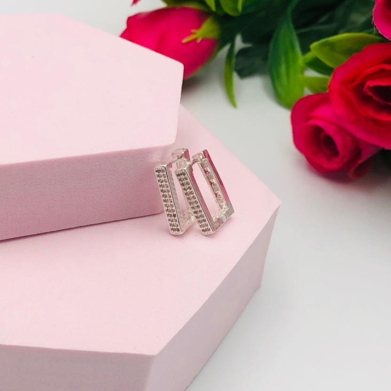 Brinco Argola Retângulo Cravejada M