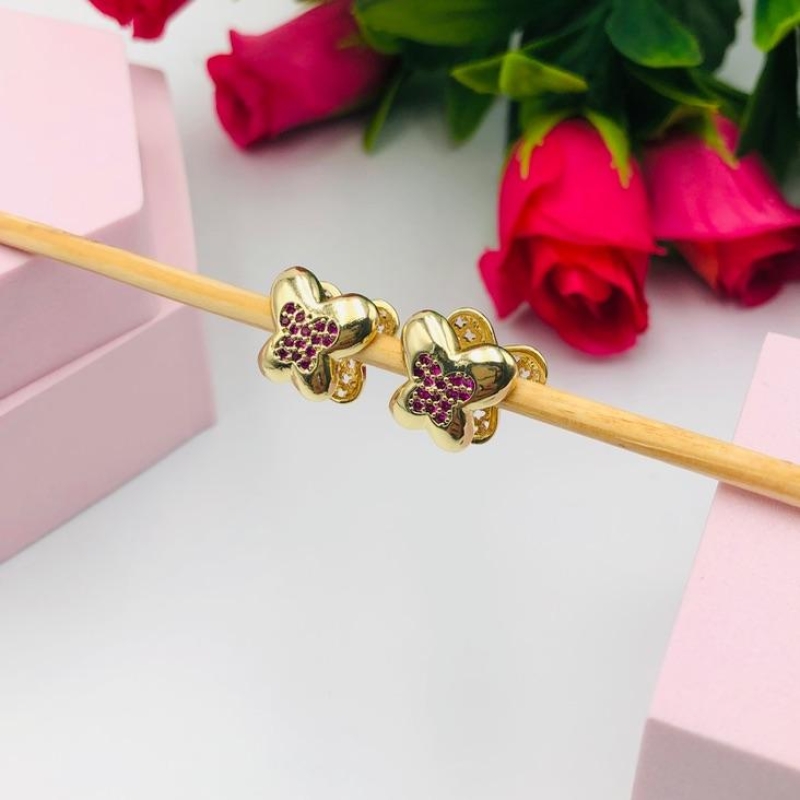 Brinco argolinha borboleta cravejado