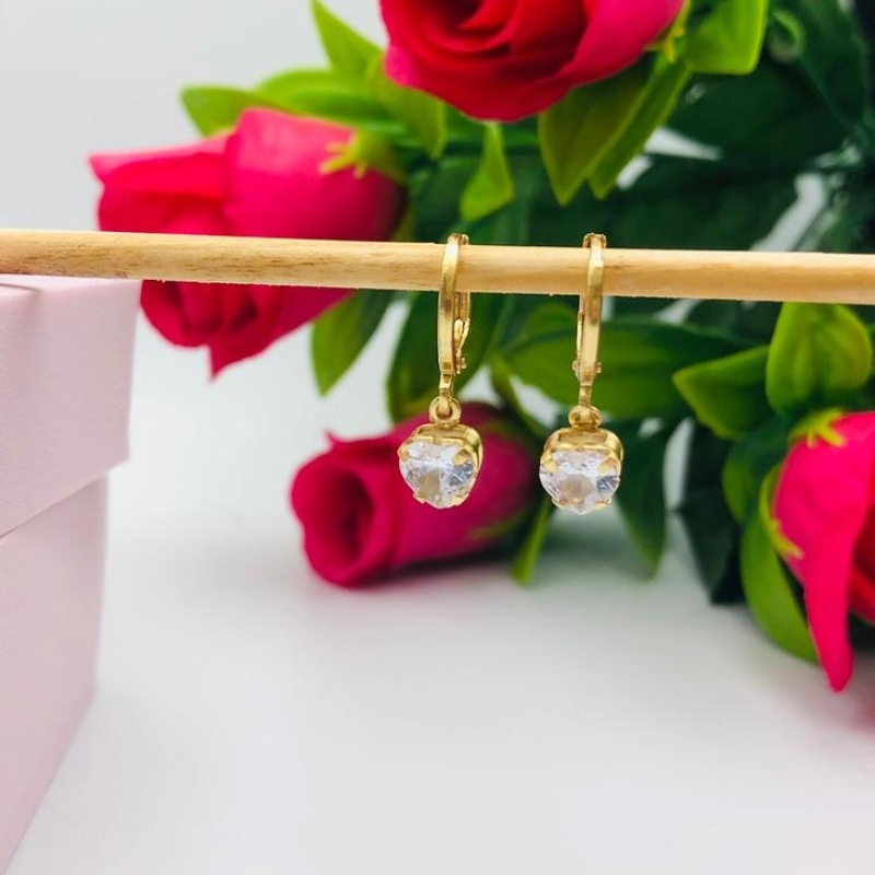 Brinco Argolinha de Click com Pingente de Coração