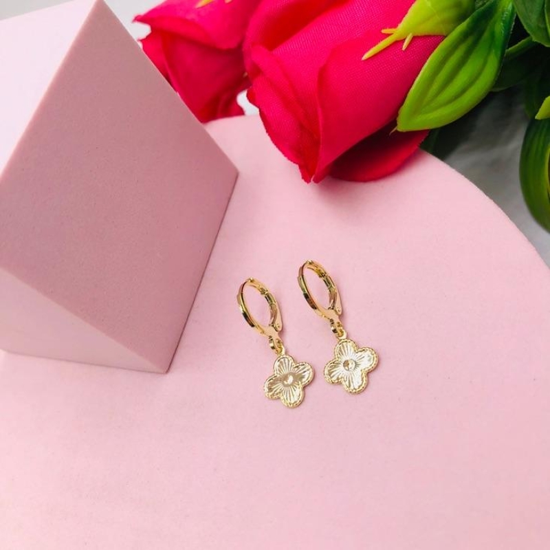 Brinco Argolinha Trevo