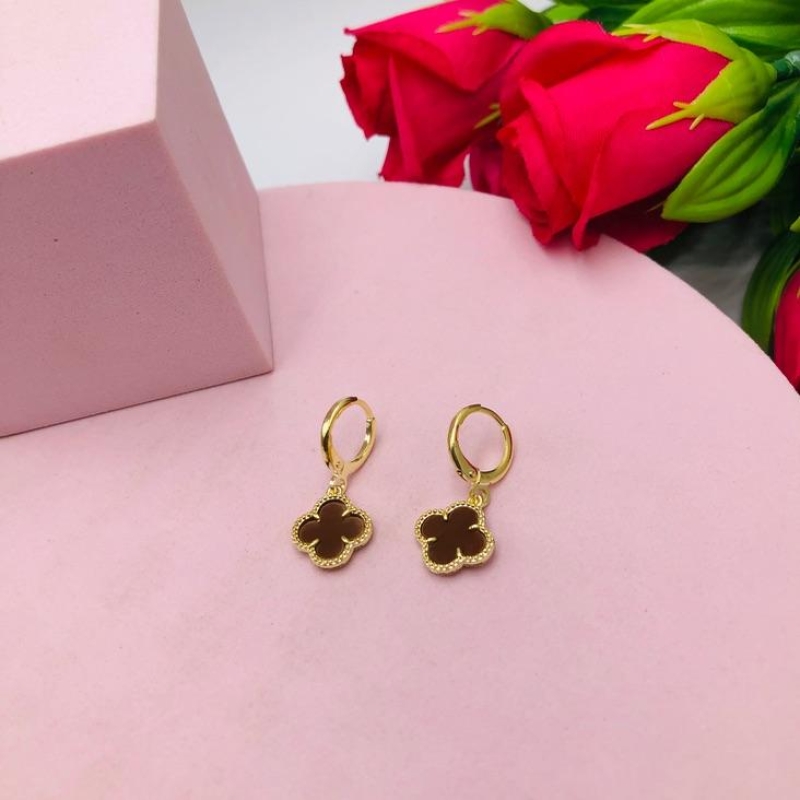 Brinco Argolinha Trevo Marrom