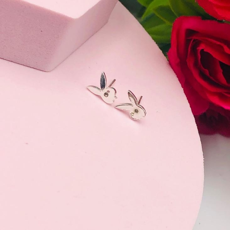 Brinco coelhinho da playboy uma zirconia