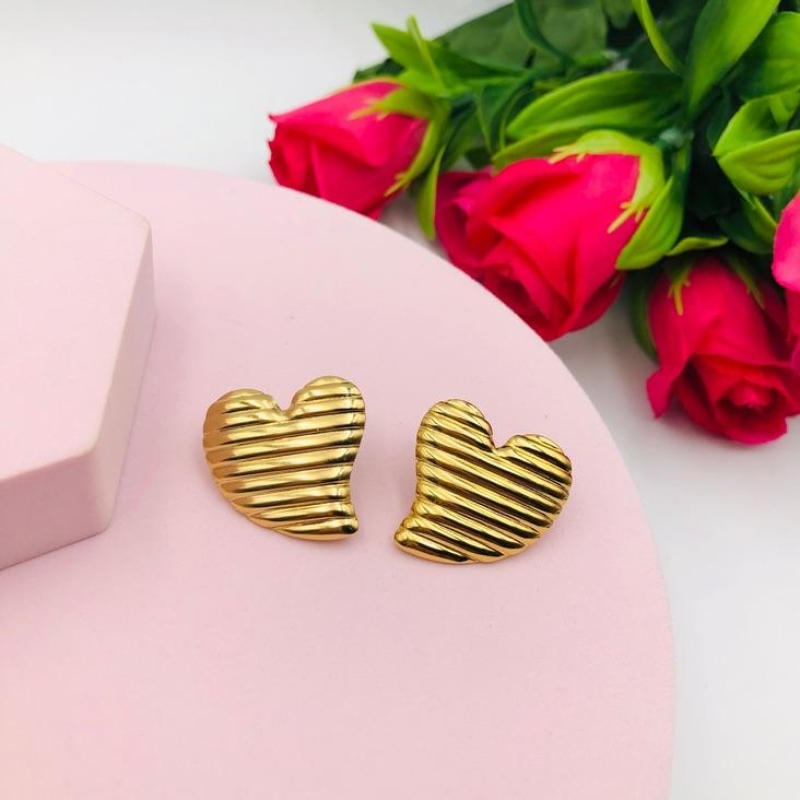 Brinco Coração Trabalhado