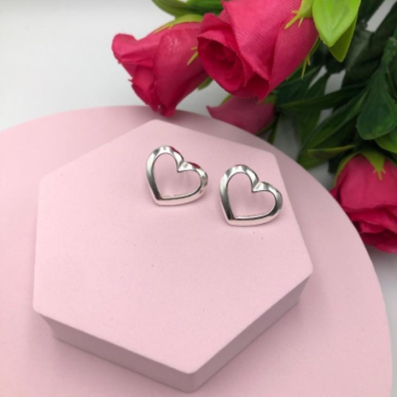 Brinco Coração Vazado