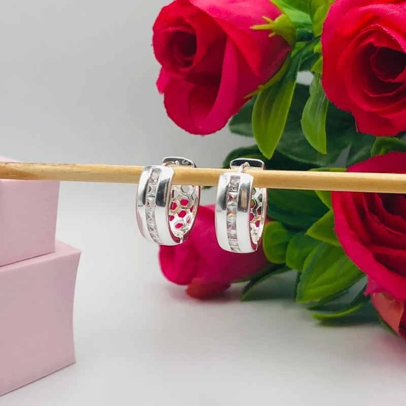 Brinco de Argola Grande com Zirconia