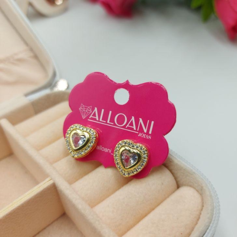 Brinco de Coração Cravejado com Zirconia no Meio