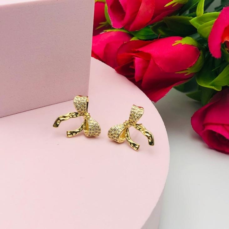 Brinco de Laço Cravejado