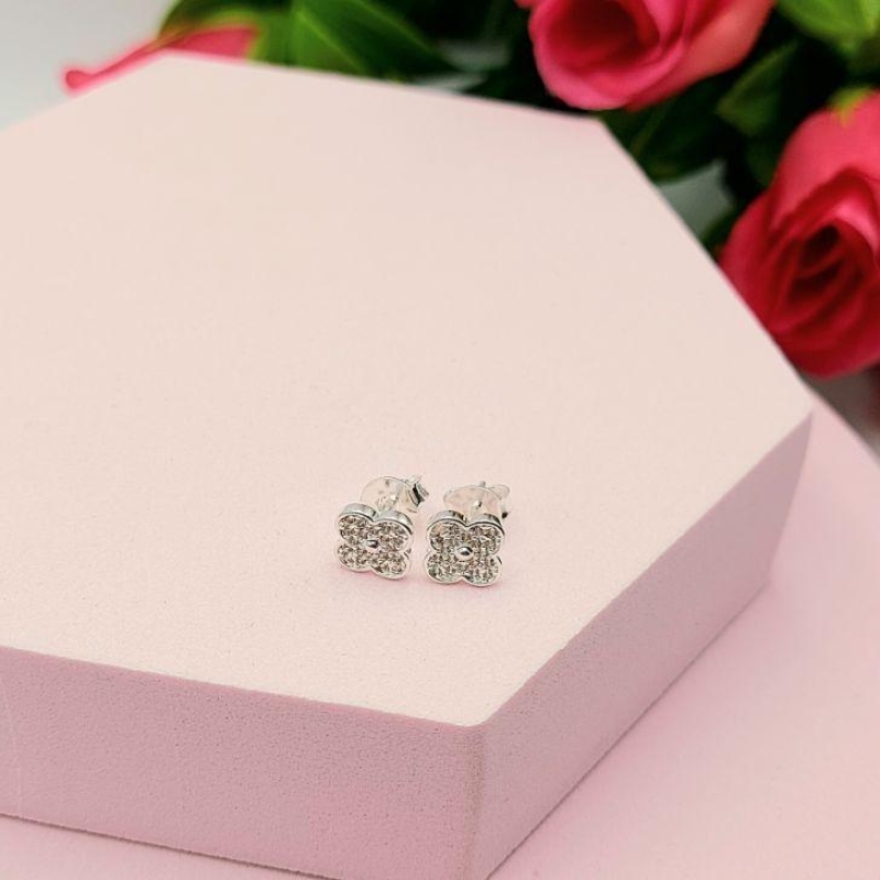 Brinco de Trevo Cravejado