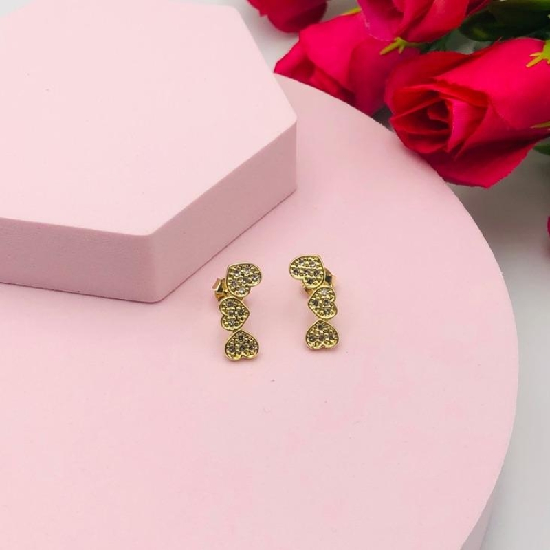 Brinco Ear Cuff Corações