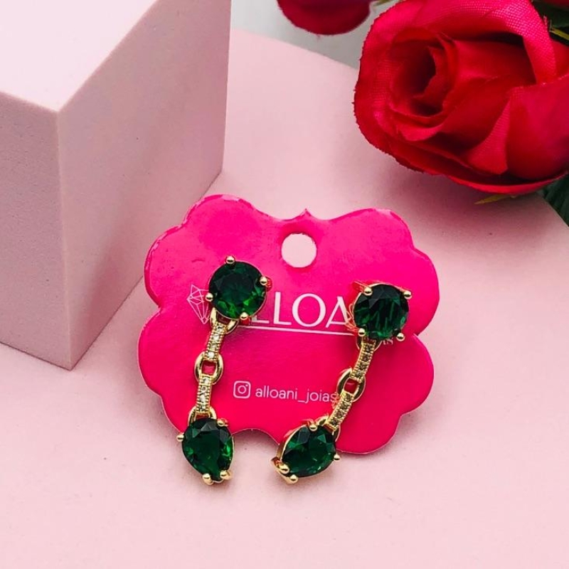 Brinco Ear Cuff Cravejado