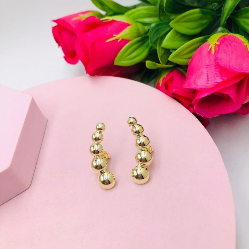 Brinco Ear Cuff Esferas