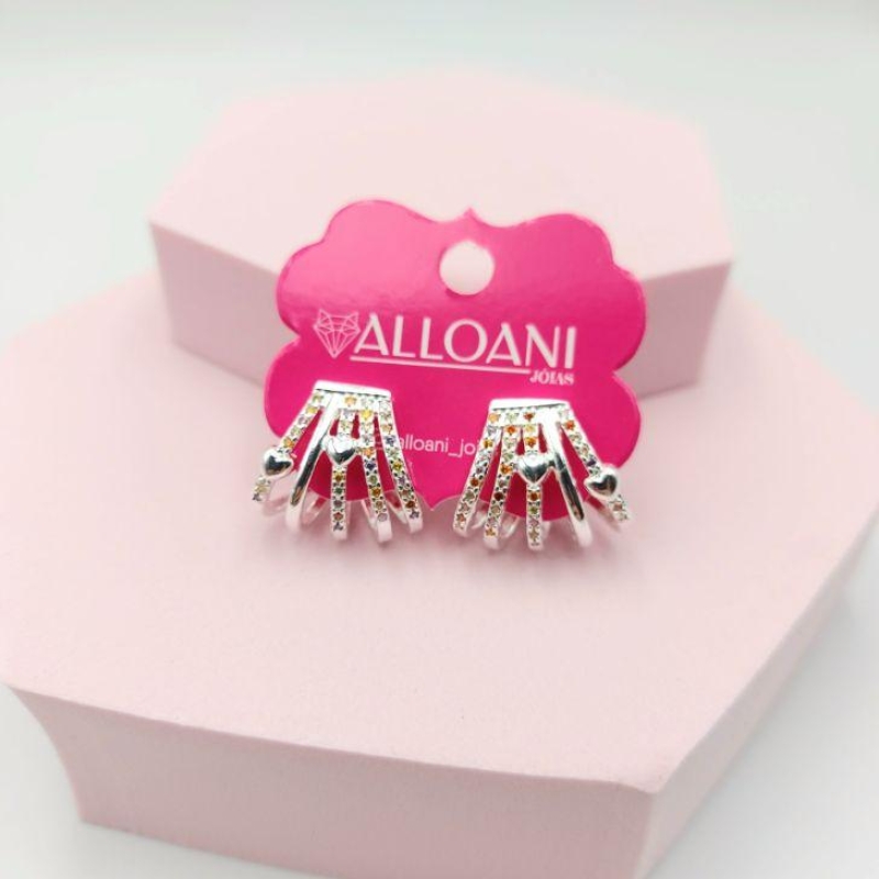 Brinco Ear Hoot Cravejado com Corações