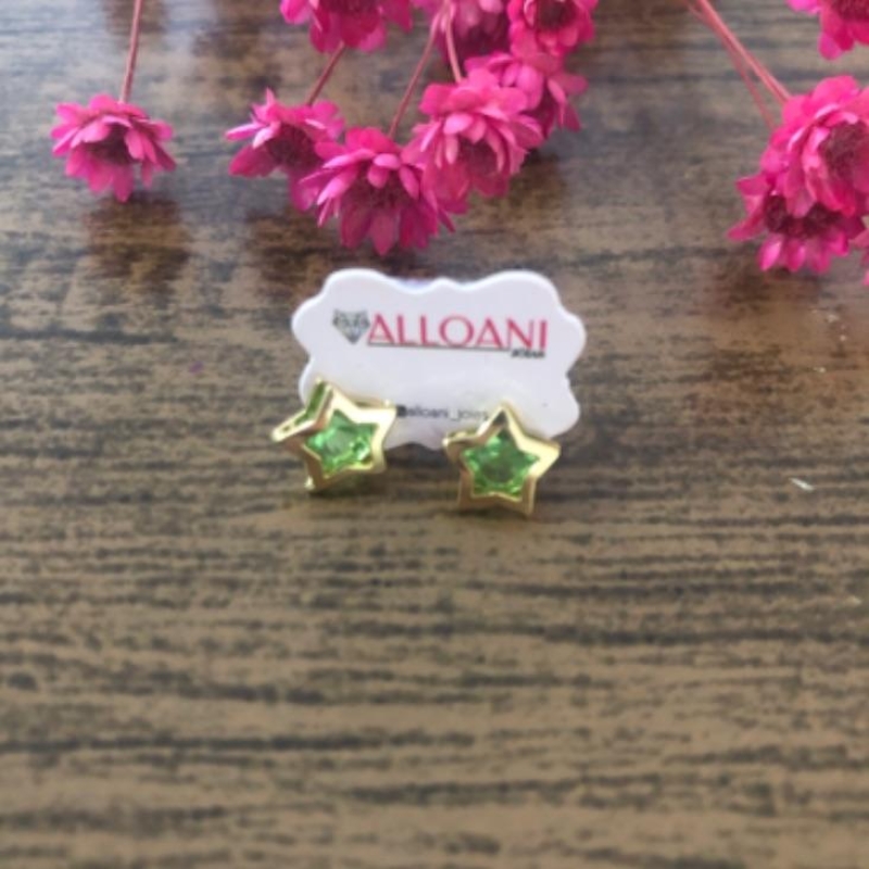 Brinco estrela com pedra verde